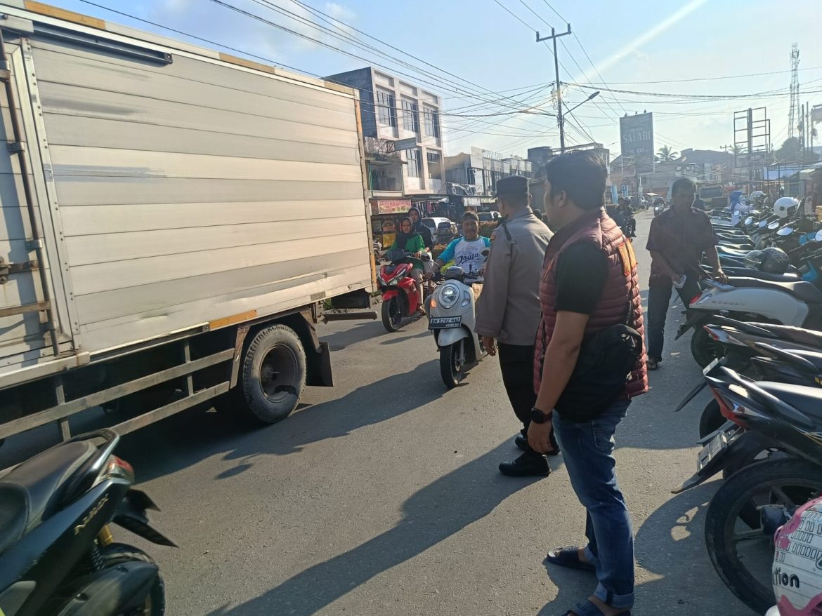 Polsek Ujung Batu Amankan Pasar Ramadhan, Wujudkan Lalu Lintas Lancar dan Kondusif