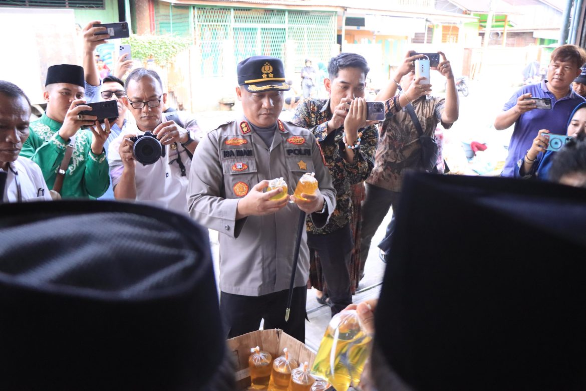 Antisipasi Kelangkaan Bahan Pokok Selama Ramadhan dan IdulFitri, Bersama Forkopimda Kapolres Rohil Sidak ke Pasar 