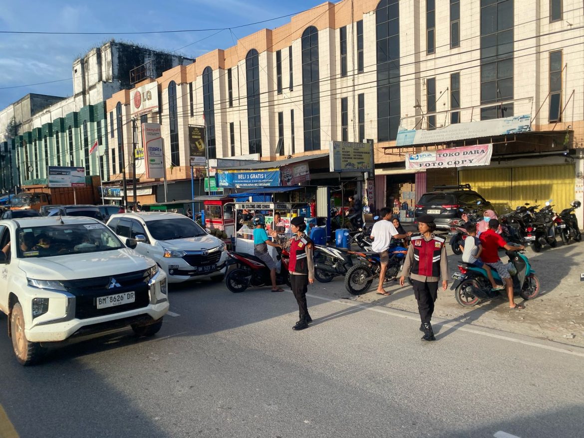 Polres Rohil bersama Polsek Jajaran, Serentak Turun ke Pasar Takjil Wujudkan Kamtibmas dan Kamseltibcar Lantas 