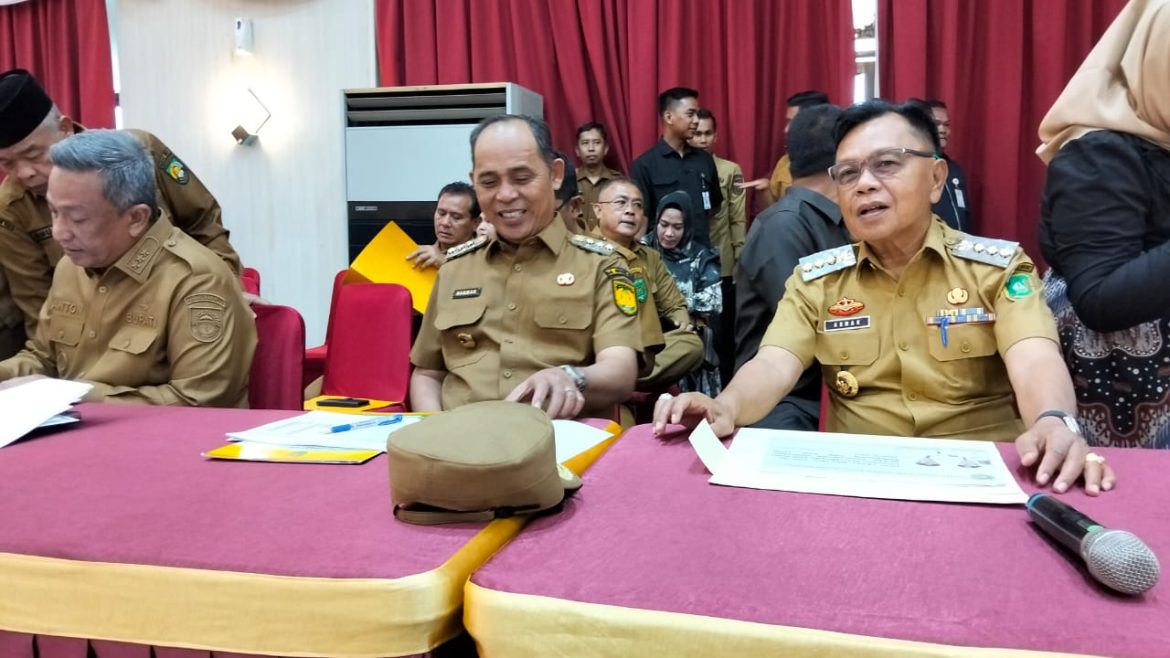 Bupati Asmar Meeting Pengendalian Inflasi Daerah Bersama Gubri