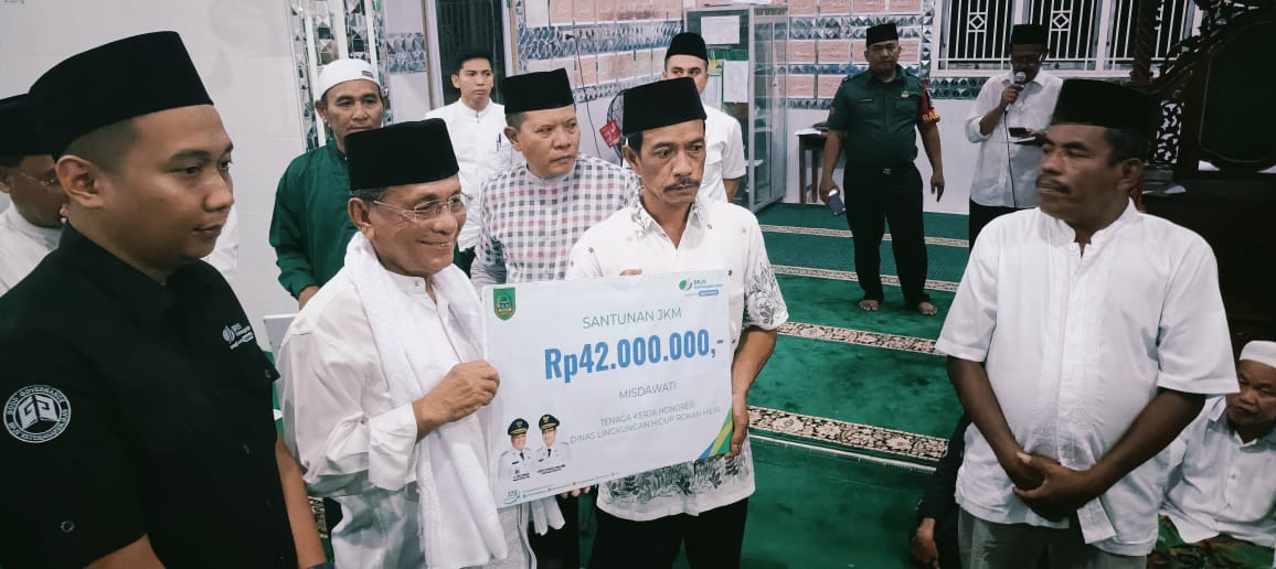 *Bupati Rohil Hadiri Peringatan Nuzulul Quran 1446 H di Kecamatan Rimba Melintang* 