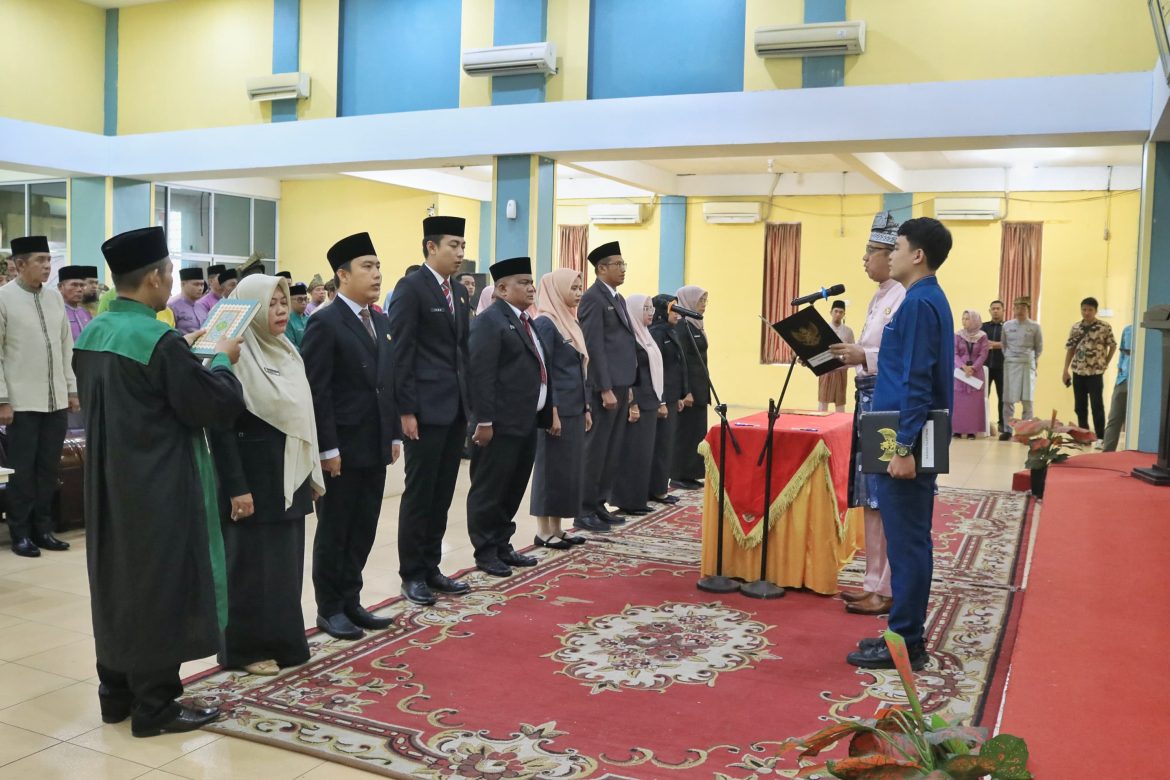 Wakil Bupati Muzamil Lantik 9 Pejabat Pemkab Kepulauan Meranti