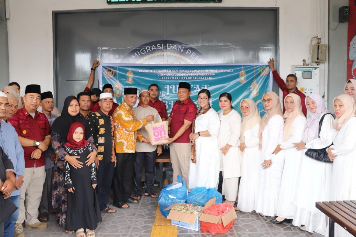 Berkah, Lapas Pasir Pangarayan Bagikan Takjil Gratis Kepada Masyarakat