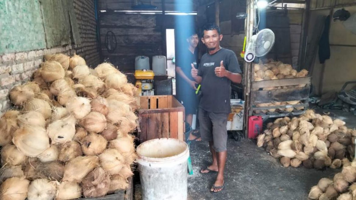 Jelang Lebaran, Harga Kelapa Naik dua kali lipat