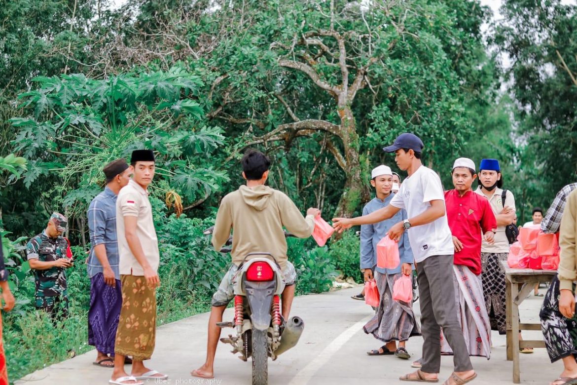 Pj Desa Batuporo Barat bersama Katar The Briliant Melakukan Aksi Sosial Di Bulan Suci Ramadan