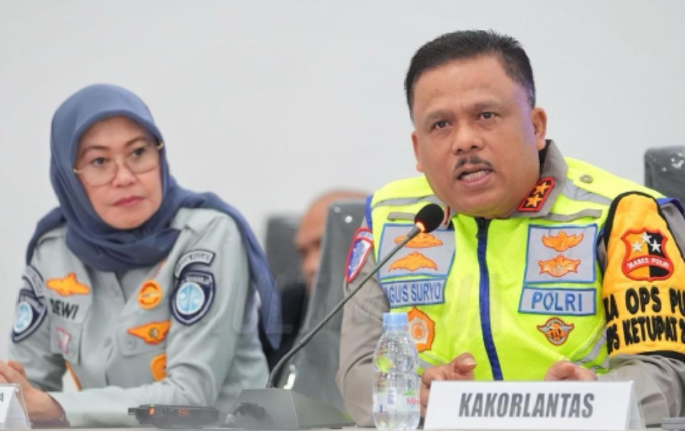 Polri siapkan flag off one way nasional untuk duta pemudik balik. 