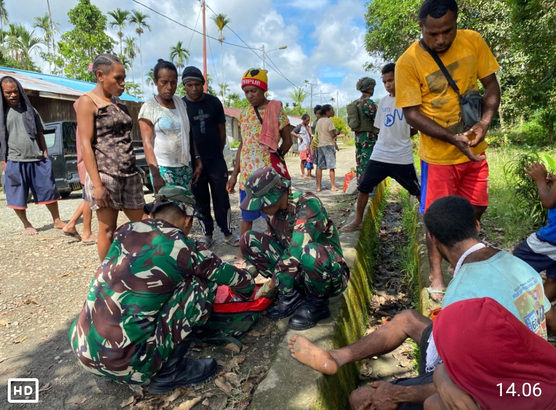 *Jalin Kedekatan dengan Masyarakat Papua, Satgas Yonif 131/BRS Berikan Pelayanan Kesehatan di Kampung Mosso*