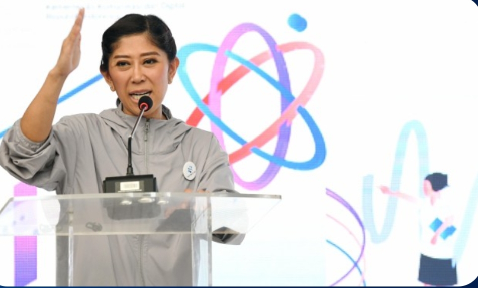 Menkomdigi Meutya Hafid Umumkan Migrasi e-SIM Demi Ruang Digital yang Aman