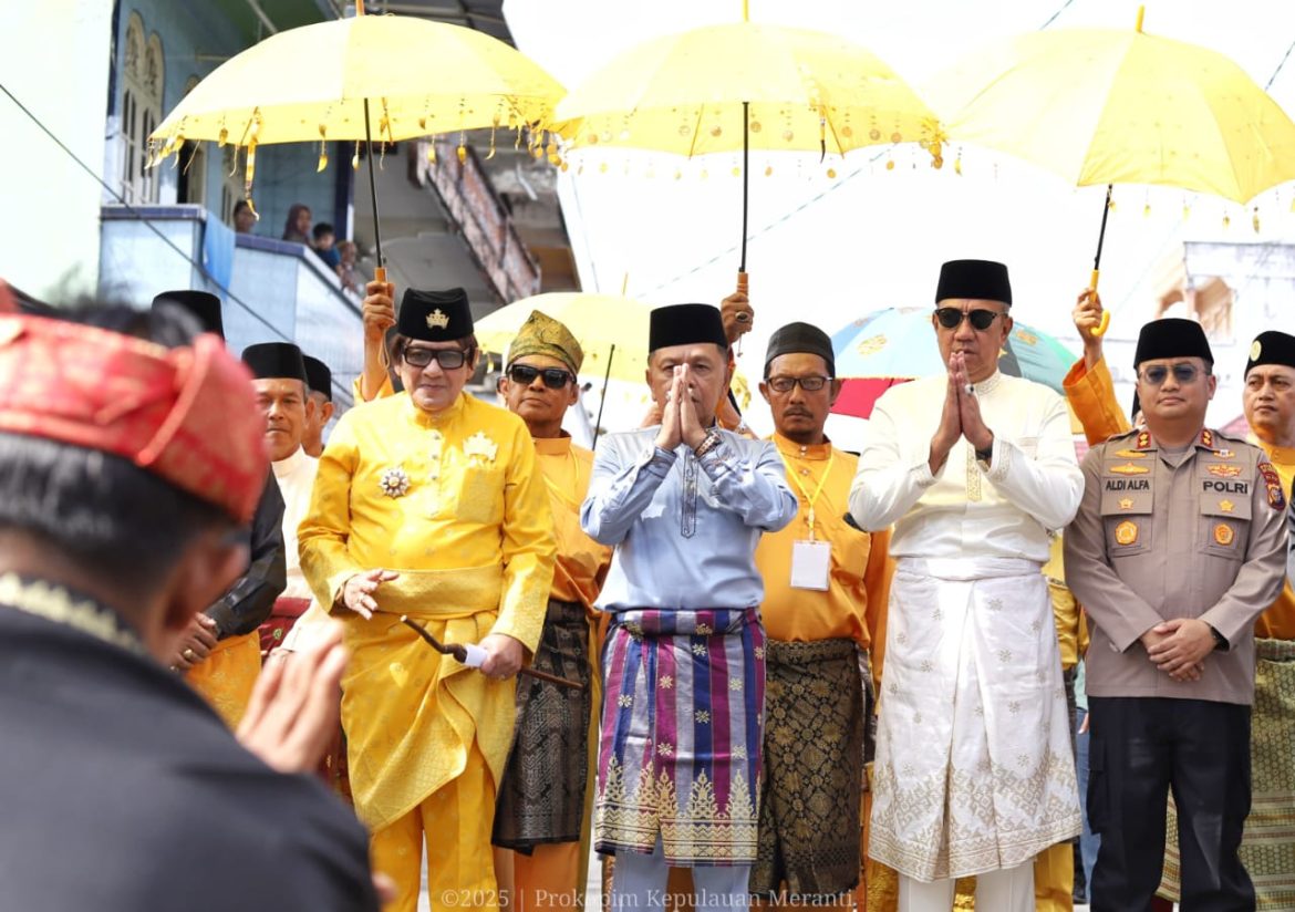 Bupati Asmar Hadiri Haul Perdana Alm Tengku Busu Syed Ali 