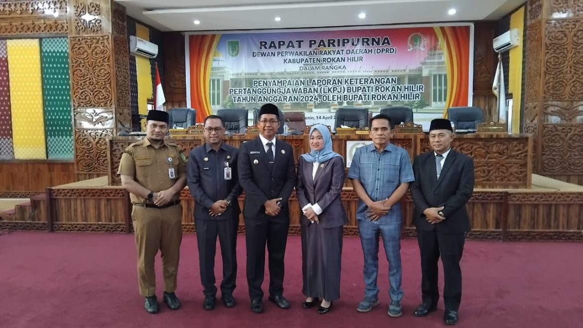 Wabup Jhony Charles Sampaikan LKPJ Pemkab Rohil 2024 di Hadapan DPRD