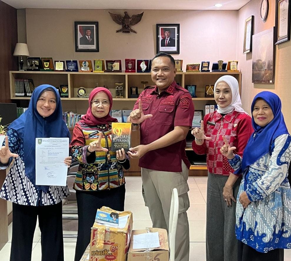 *Dinas Perpustakaan dan Kearsipan Provinsi Riau Serahkan 60 Buku untuk Perpustakaan L’Pasian*