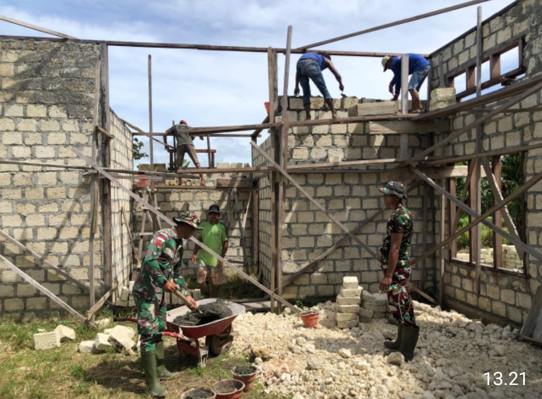 *Dengan Semangat Gotong Royong di Perbatasan Papua, Satgas Yonif 131/Brajasakti bersama Masyarakat Kampung Yanemyo Membangun Masjid*