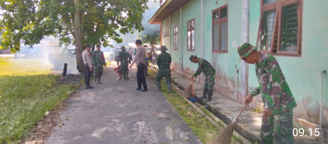 *TMMD ke-124 Kodim 0320 Dumai Sasar Kebersihan Lingkungan, Pasar Minggu Bukit Kayu Kapur Bersih Bersama TNI dan Warga*