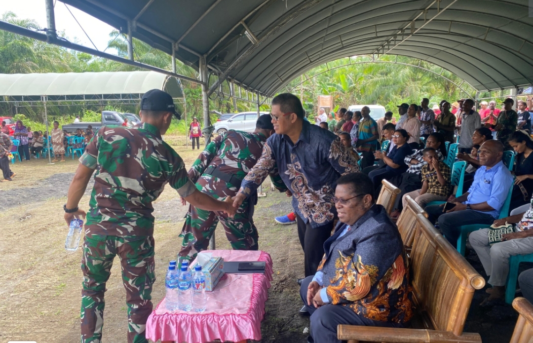 *Bersama Jaga Kerukunan, Satgas Yonif 131/Brajasakti Hadiri Peresmian Gereja GBI di Perbatasan Papua*