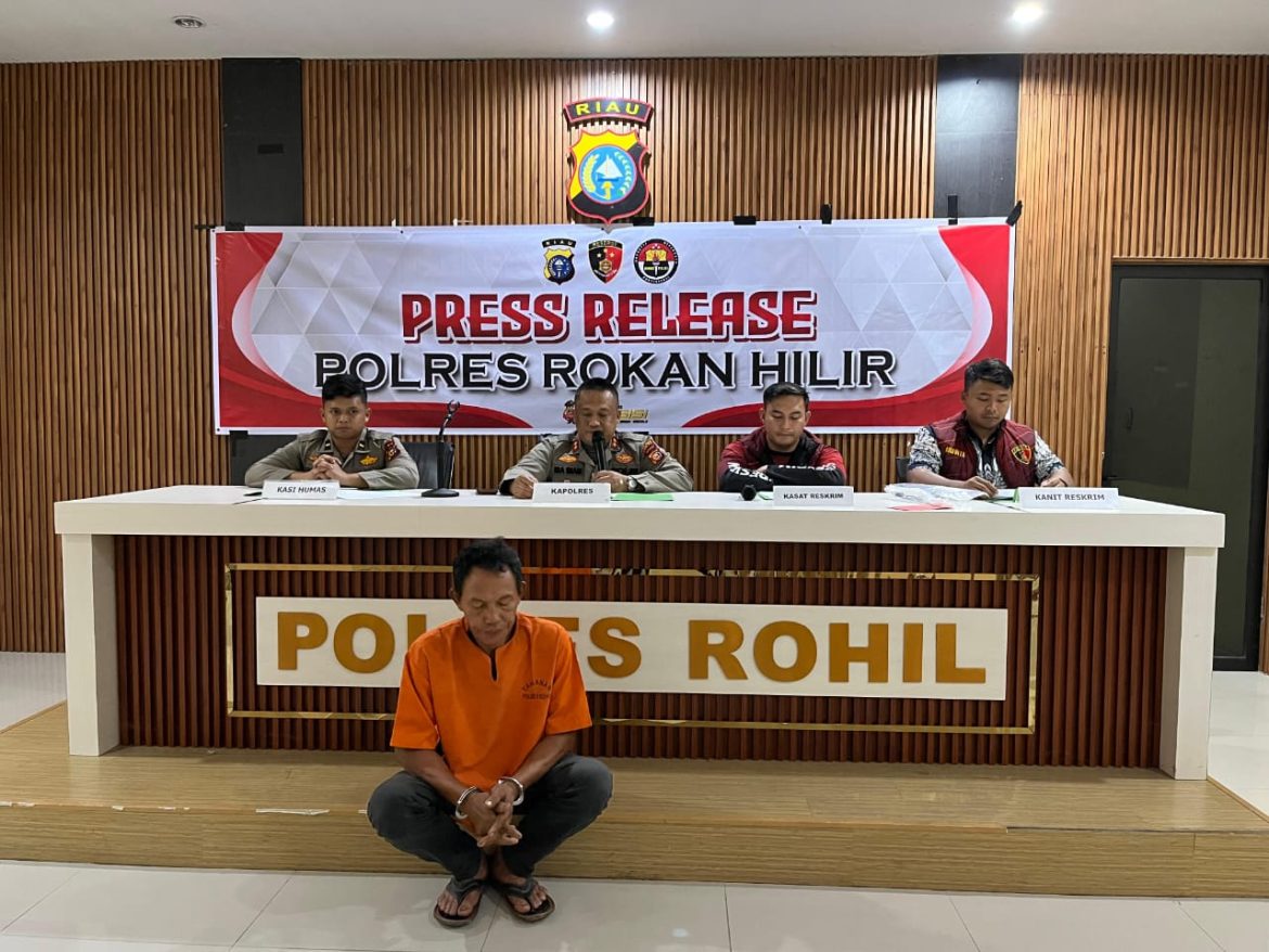 *Kapolres Rohil Press Release Pengungkapan Kasus Karhutla, Seorang Petani di Kubu Diamankan*