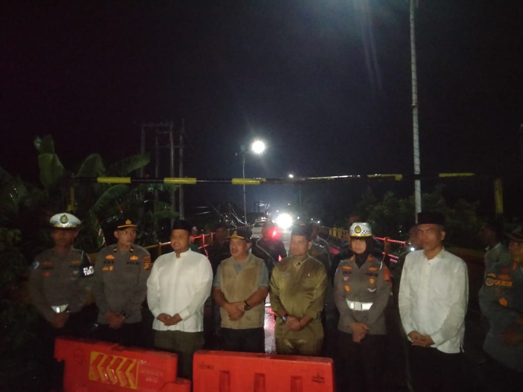 Jembatan Sungai Rokan Resmi Ditutup, Kapolres Rohul Himbau Masyarakat Untuk Tertib Lalu Lintas Sesuai Jalur Alternatif
