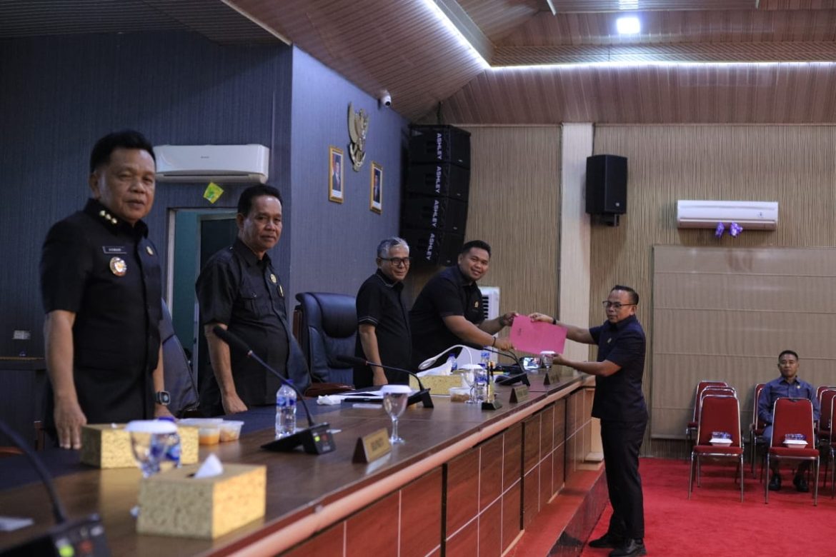 DPRD Kepulauan Meranti Gelar Paripurna Pandum Fraksi-fraksi dan Pendapat Bupati Terhadap Ranperda