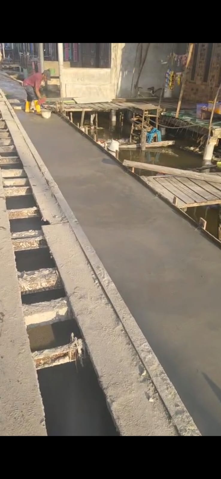 PEMKAB ROKAN HILIR APRESIASI KONTRIBUSI PENGUSAHA DI PALIKA DALAM PERBAIKAN JALAN RUSAK