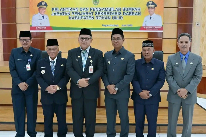 Bupati Rohil H.Bistamam Lantik Drs Ferry H parya jadi PJ sekda rohil