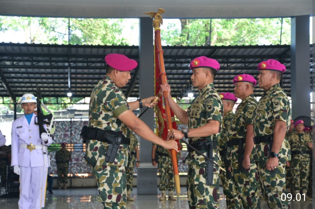 Kolonel Marinir Ena Sulaksana Resmi Pimpinan Prajurit Petarung Pasmar 1