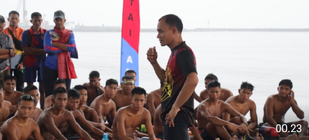 Danpasmar 1 Terjun Langsung Ikuti Renang Laut Bersama Prajuritnya