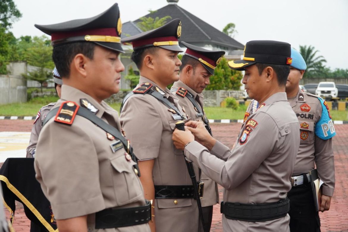 Mutasi Jajaran Polres Rohul, Kapolres AKBP Emil Eka Putra Utamakan Kondusifitas Wilayah