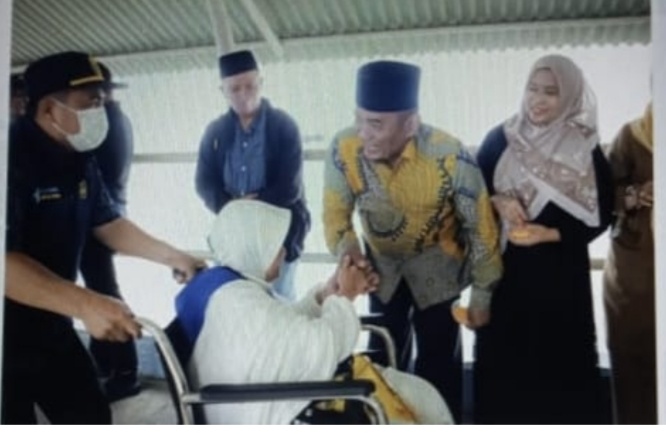 Wakil Wali Kota Sambut 270 Jemaah Haji Dumai Pulang Dengan Selamat