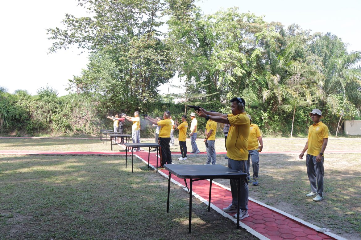 Kapolres Rohil Buka Kegiatan Lomba Menembak Polres Rokan Hilir dalam Rangka HUT Bhayangkara Ke-79 