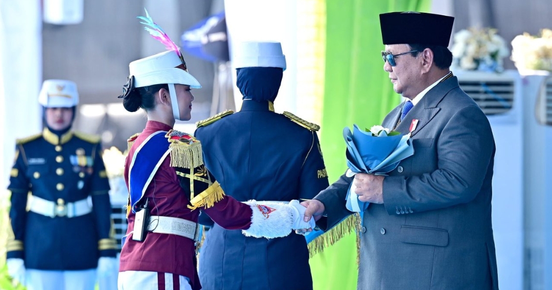 Diwarnai Semarak Masyarakat, Presiden Prabowo Saksikan Defile Kendaraan Hingga Polisi Cilik di Monas
