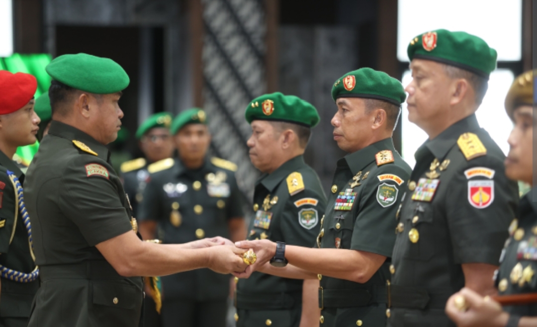 *Pimpin Sertijab Dua Pangdam, Kasad: Lanjutkan Program dan Lakukan Inovasi*