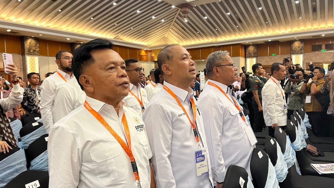 Bupati Asmar Dikukuhkan Sebagai Sekretaris Bidang Investasi dan Hilirisasi Apkasi