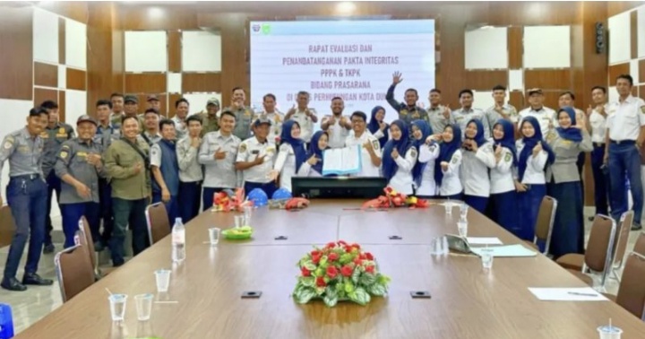 Dishub Kota Dumai Melaksanakan Rapat Evaluasi Serta Penandatanganan Pakta Intergritas PPPK dan TKPK
