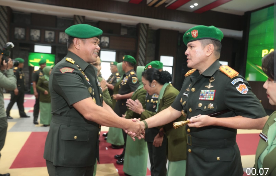 *Kasad Pimpin Sertijab Pangdam III/Siliwangi, Gubernur Akmil, dan Dansecapa AD*