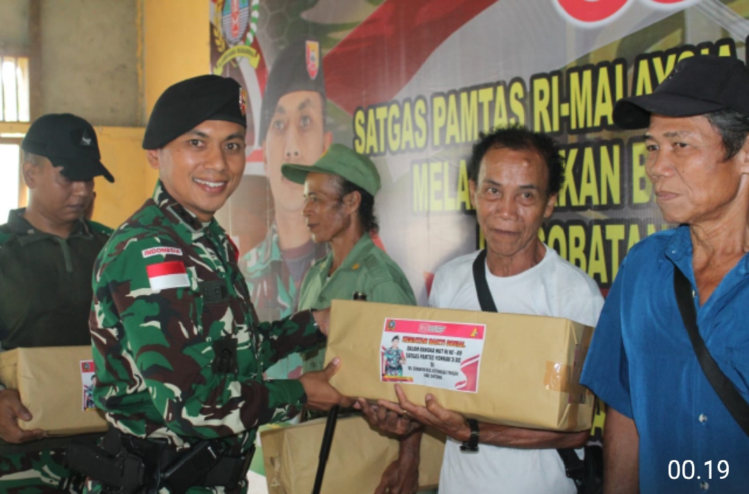 Sentuhan TNI di Perbatasan, Satgas Pamtas Yonkav 3/AC Laksanakan Bakti Sosial