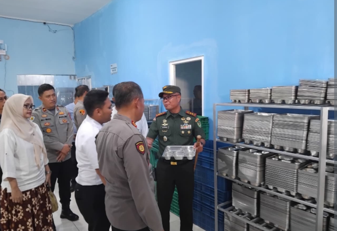 *Dandim 0601/Pandeglang Hadiri Grand Launching SPPG Cahaya Baru Bangkonol, Upaya Bersama Wujudkan Generasi Sehat dan Cerdas*