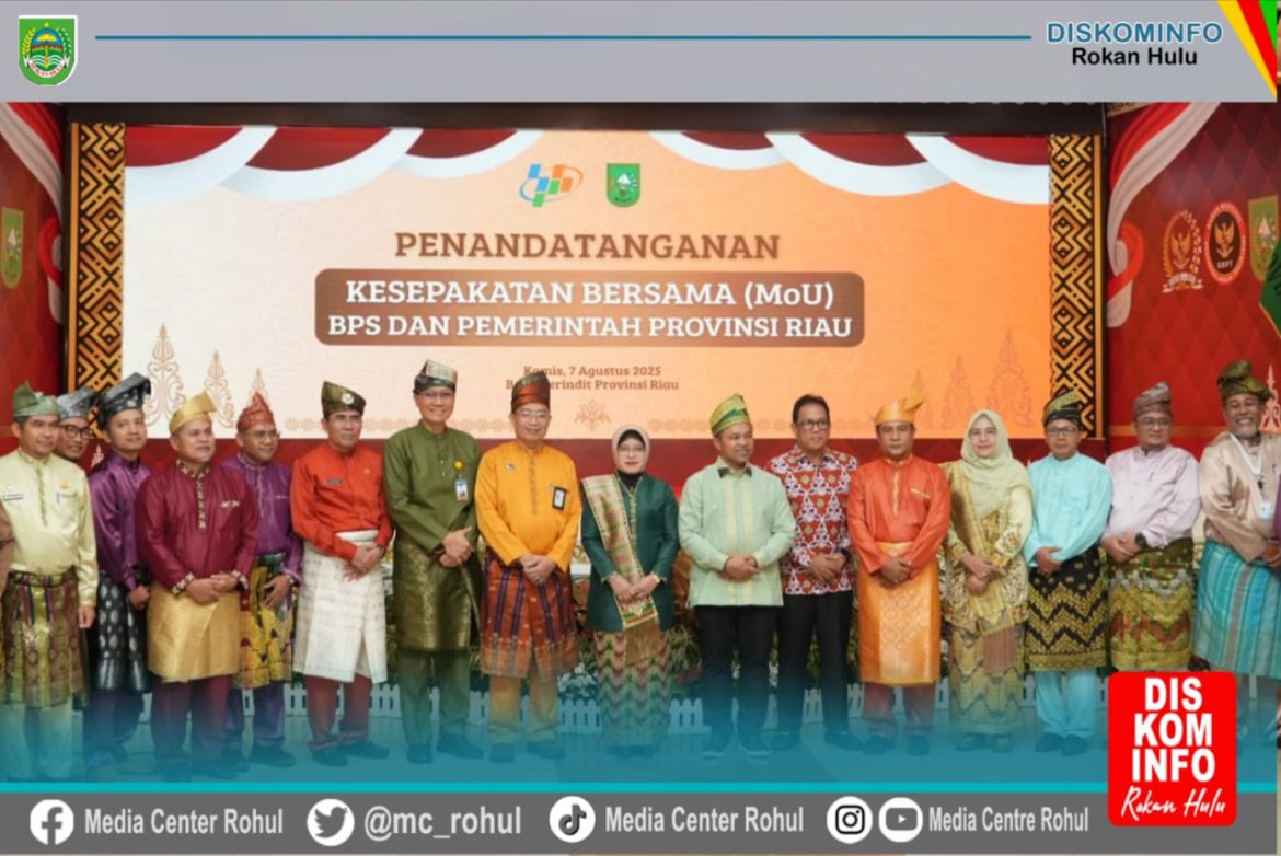*Wujudkan Satu Data Indonesia, Pemkab Rohul Teken MoU Bersama BPS di Balai Serindit Pekanbaru*