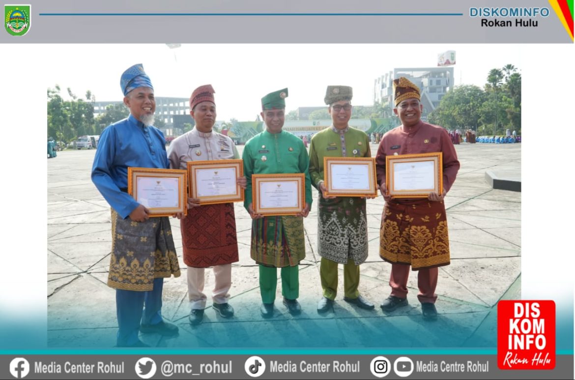 *Dalam Rangka Peringatan Hari Jadi ke-68 Provinsi Riau, Rokan Hulu Raih Kabupaten Terbaik III dengan Perencanaan dan Pencapaian Tingkat Daerah.*