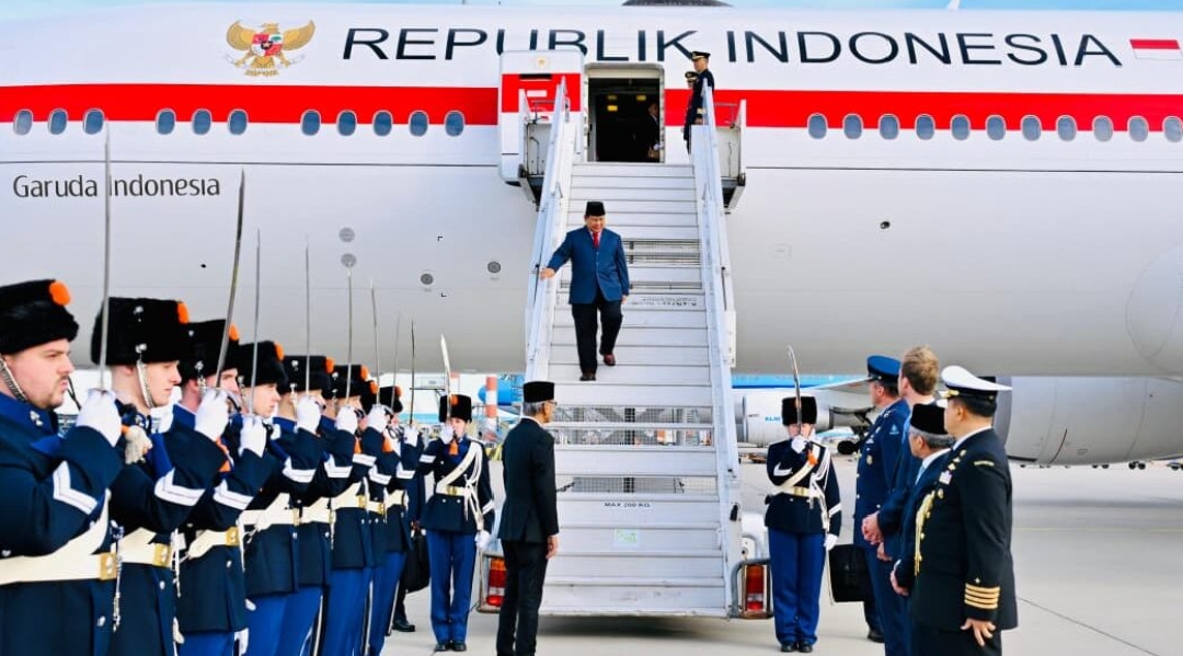 Disambut Hangat di Amsterdam, Presiden Prabowo Awali Misi Perkuat Diplomasi Indonesia-Belanda