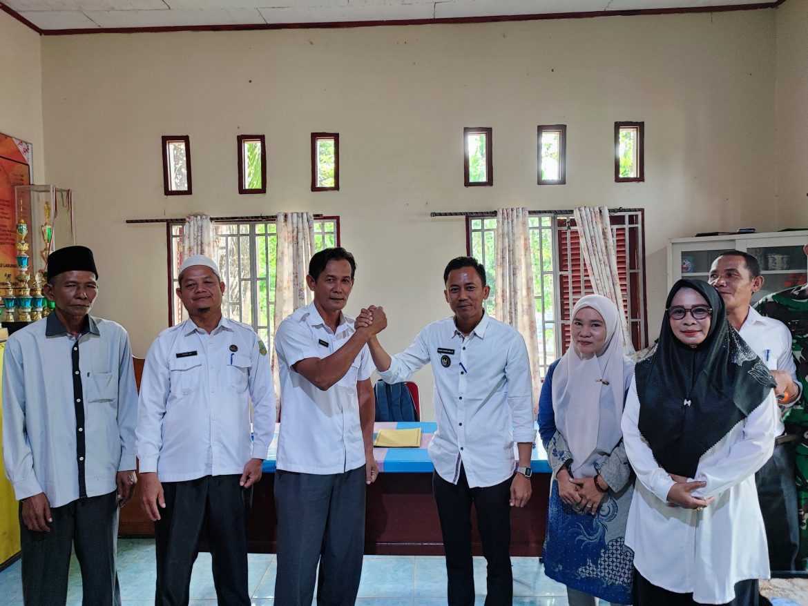 Sertijab dikepenghuluan labuhan papan penuh khidmat, warga antusias penuhi kantor penghulu