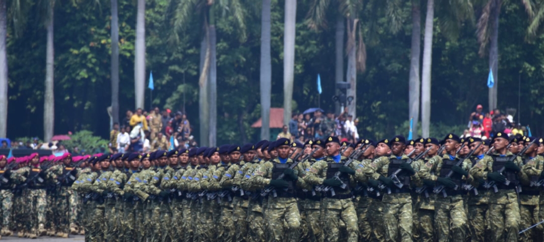 Danpasmar 1 Pimpin Prajurit Jalasena Berikan Penghormatan Kepada Presiden Republik Indonesia
