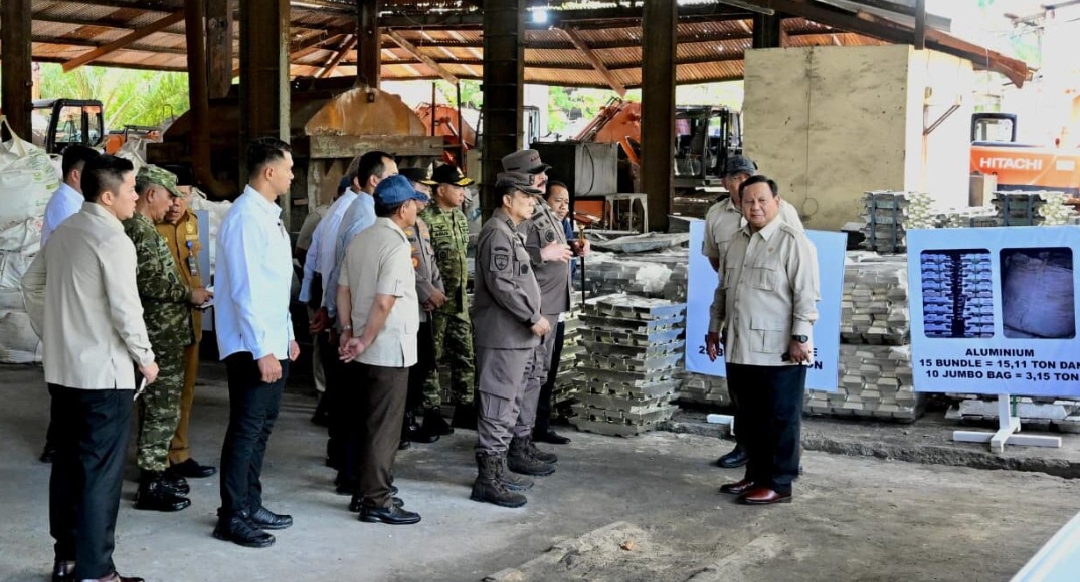 Presiden Prabowo Saksikan Langsung Penyerahan Aset Barang Rampasan Negara dari Tambang Ilegal kepada PT Timah
