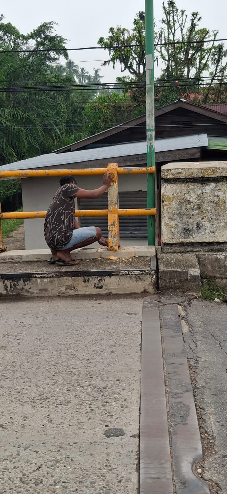 Sambut HUT Rohil ke-26, Dinas PUTR Lakukan Pemeliharaan 13 Jembatan dan Box Culvert di Kecamatan Bangko.
