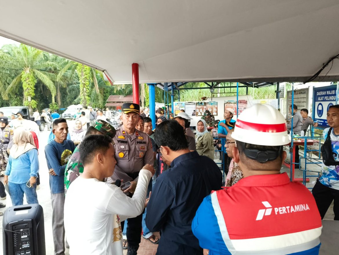 Aksi Damai Masyarakat Sintong Tuntut Perbaikan Jalan, PHR Siap Tindaklanjuti Hasil Mediasi