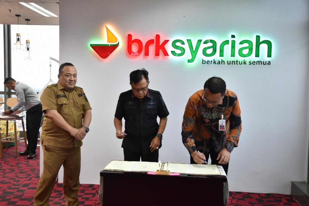 Perkuat Komitmen Pertumbuhan Ekonomi, Pemkab Meranti dan BRK Syariah Sepakati Kerjasama Layanan Perbankan.