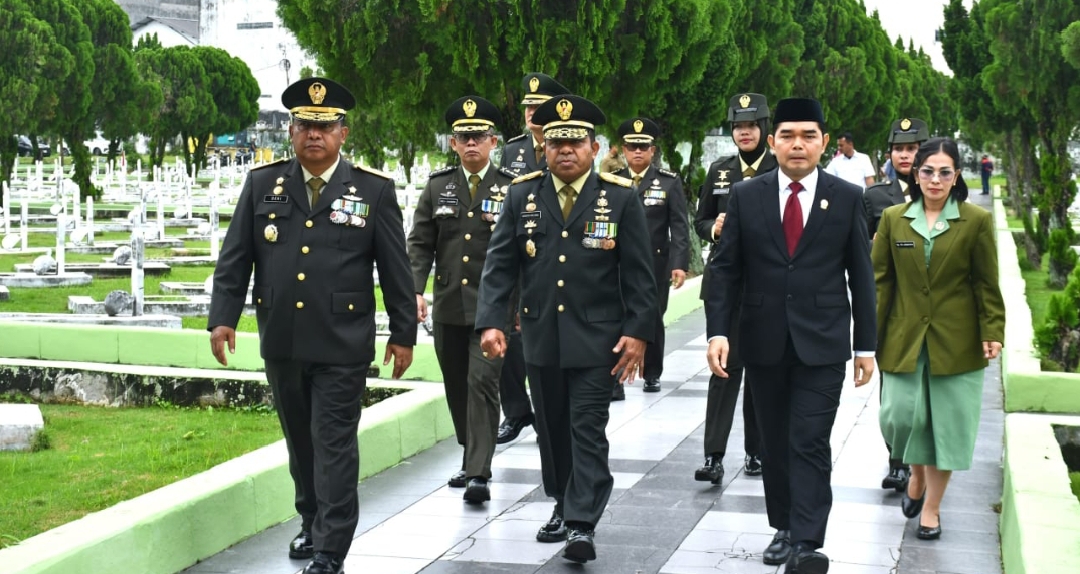 Kasdam I/BB Hadiri Upacara Ziarah Nasional Hari Pahlawan di TMP Sisingamangaraja Medan