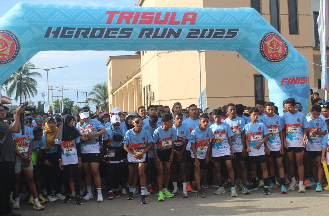 Ribuan Pelari Ramaikan Trisula Heroes Run 2025 di Timika