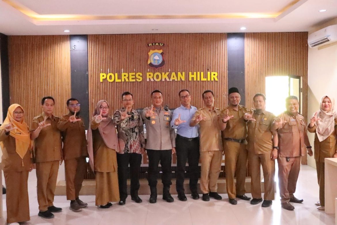 Kapolres Rokan Hilir Terima Silaturahmi dan Musyawarah Kerja Kepala Sekolah (MKKS) Tingkat SMA Kabupaten Rokan Hilir