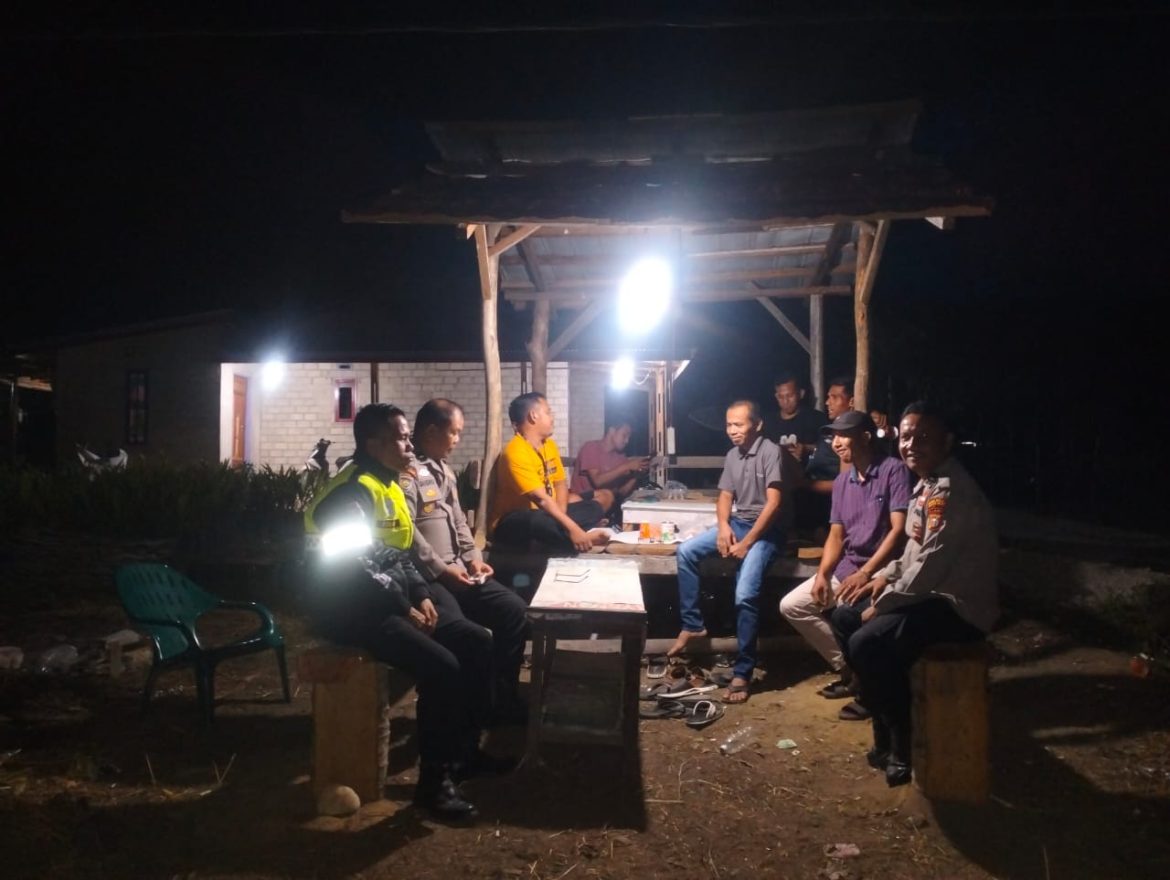 POLSEK PUJUD LAKSANAKAN PATROLI SAMBANG DAN SOSIALISASI AKTIFKAN KEMBALI PAM SWAKARSA SERTA SATKAMLING