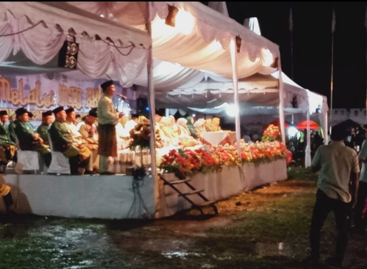 Dibawah Hujan Rintik, Didampingi Wabup, Ketua DPRD Dan Forkopimda Bupati Anton Resmi Membuka MTQ Ke 25 Kabupaten Rokan Hulu Berlangsung Khidmat   