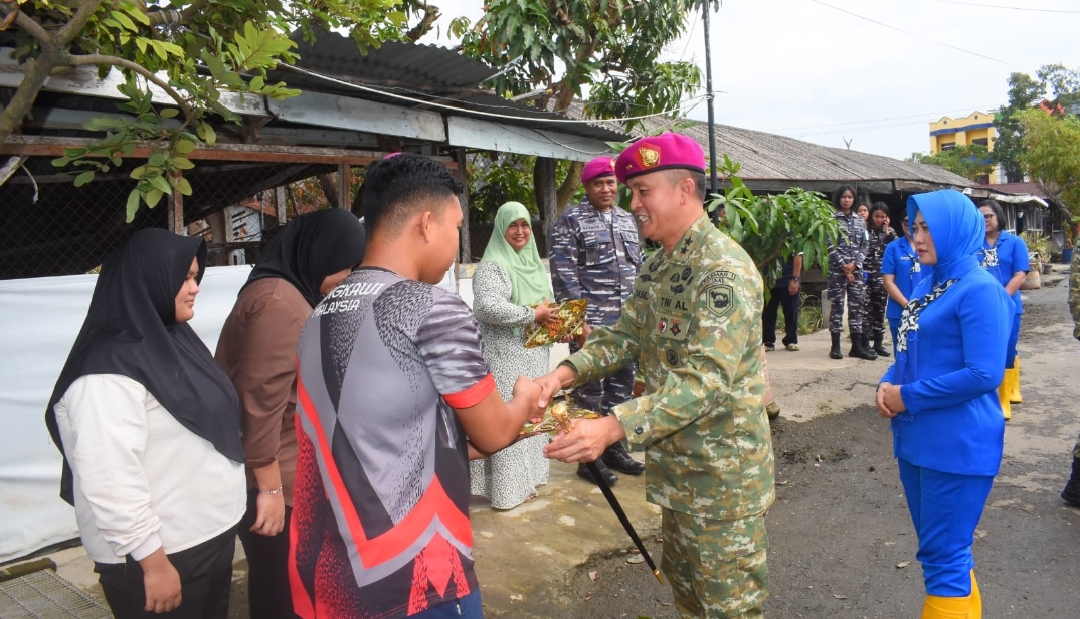 Danpasmar 1 Tinjau Prajuritnya Yang Terkena Musibah di Belawan Sumatera Utara 
